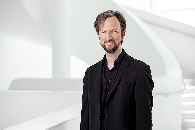 Ansprechpartner Künstlerische Leitung Theater Gütersloh und Betriebsleitung Kultur Räume Gütersloh: Christian Schäfer | Kultur Räume GüterslohAnsprechpartnerin Marketing und PR Kultur Räume Gütersloh: Carla Depenbrock | Kultur Räume Gütersloh