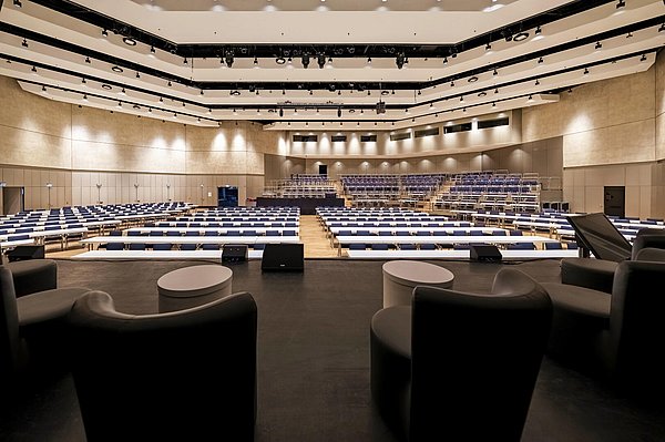 Großer Saal der Stadthalle Gütersloh | Kultur Räume Gütersloh